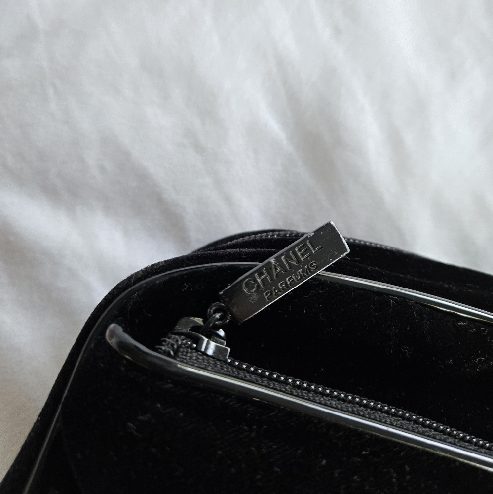 CHANEL Parfums velvet velour makeup cosmetic bag clutch case black - Picture 3 of 12